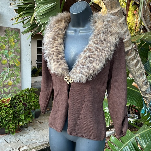 Leopard faux fur collar jewel, front cardigan by Karen Kane - Picture 1 of 8